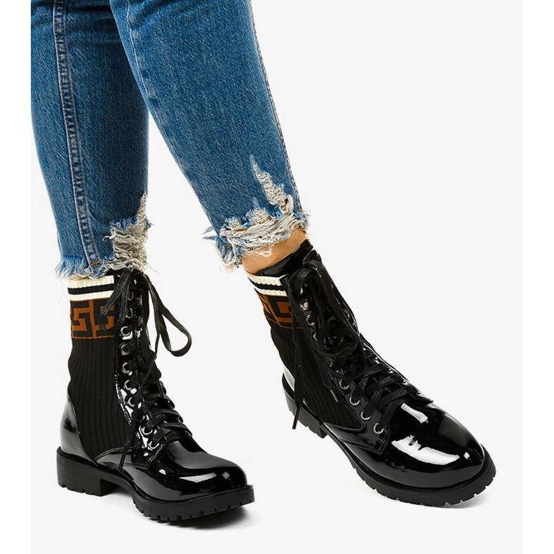 Mustat lakkisaappaat Gwynn -sukalla beige 1