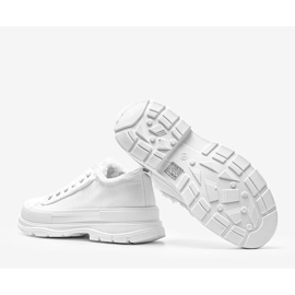 Valkoiset lenkkarit paksulla Makennan pohjalla valkoinen 1