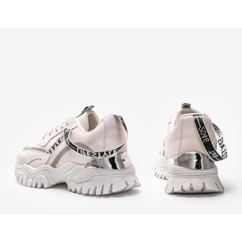 Beige lenkkarit paksulla Claudia -pohjalla 1