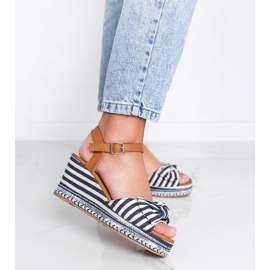 Sininen ja valkoinen kiila Dulce sandaalit 1