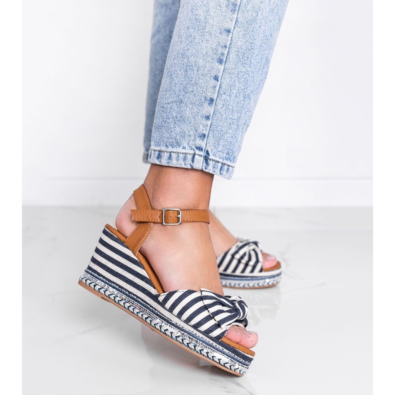 Sininen ja valkoinen kiila Dulce sandaalit 1