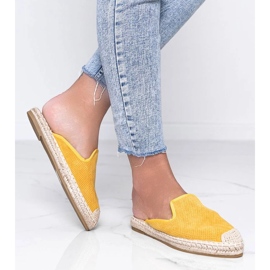 Keltaiset varvastossut, joissa on sisäänrakennettu Kinshasan etuosa keltainen 1