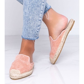 Vaaleanpunaiset varvastossut, joissa Kinshasan etuosa suljettu vaaleanpunainen 1