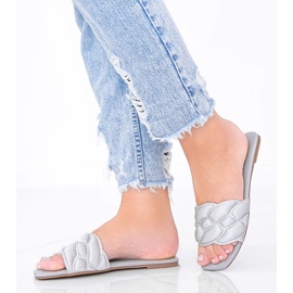 Harmaat tossut koristeellisella Stormi -päällisellä 1