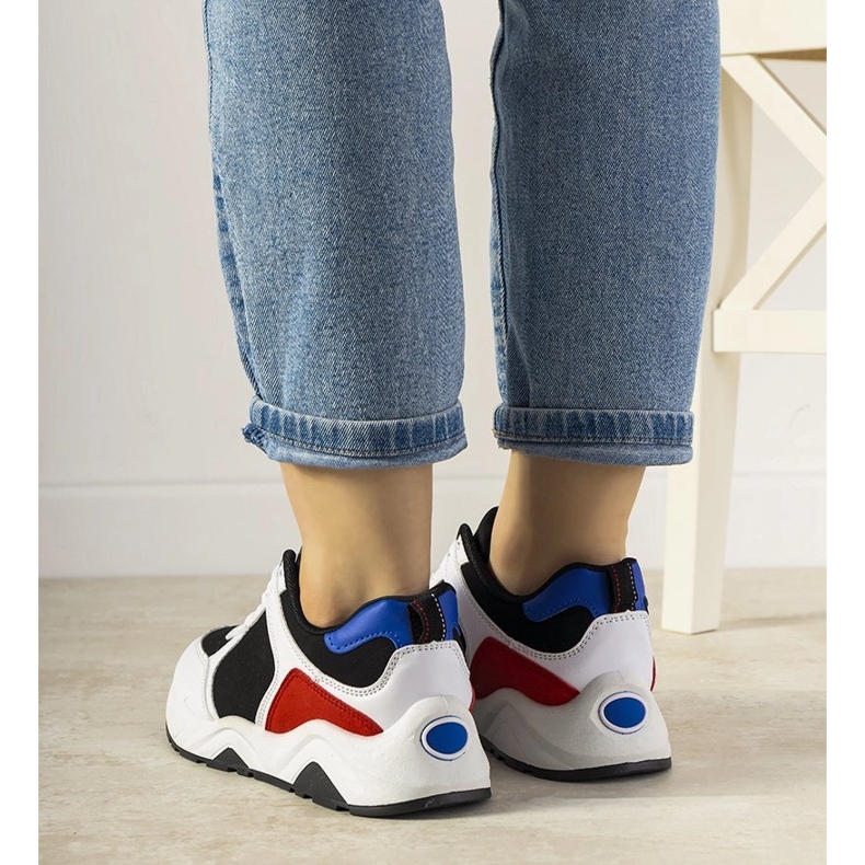 BM Mustavalkoiset lenkkarit, joissa värilliset harjoitusosat valkoinen 1