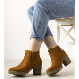 Kamelisaappaat Malawin postissa ruskea 1