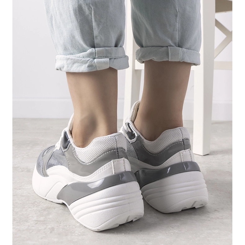 Hopeiset lenkkarit korkealla pohjalla valkoinen 1