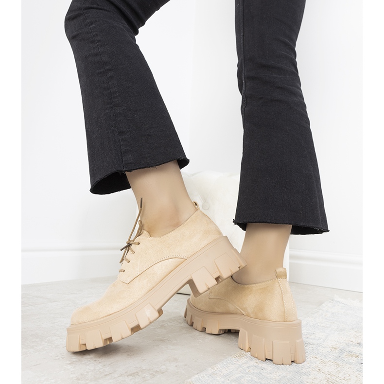 Beige kengät paksulla Melisande -pohjalla 1