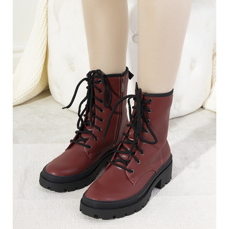 Eristetyt saappaat paksussa Dena-pohjassa ruskea 1