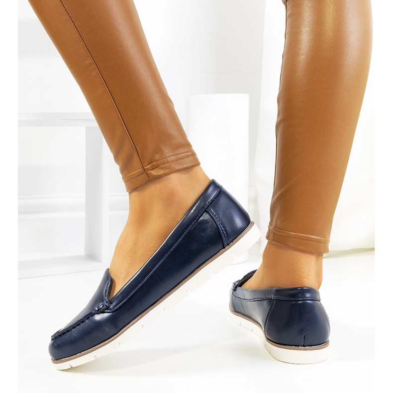 Naisten laivastonsiniset mokasiinit merkiltä Montez sininen 1