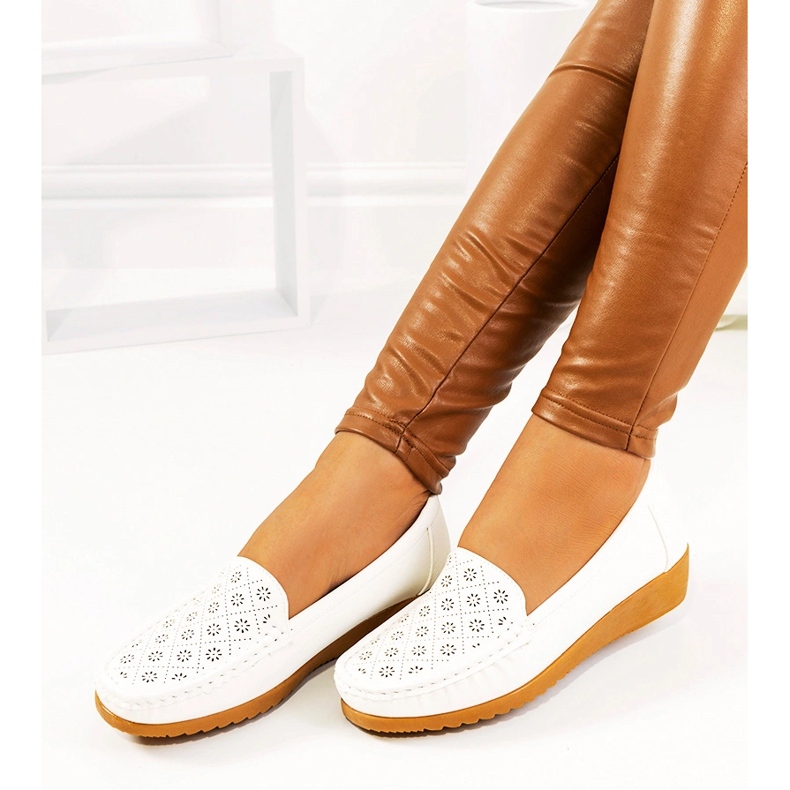 Wendyn valkoiset kiilakorkohousut valkoinen 1