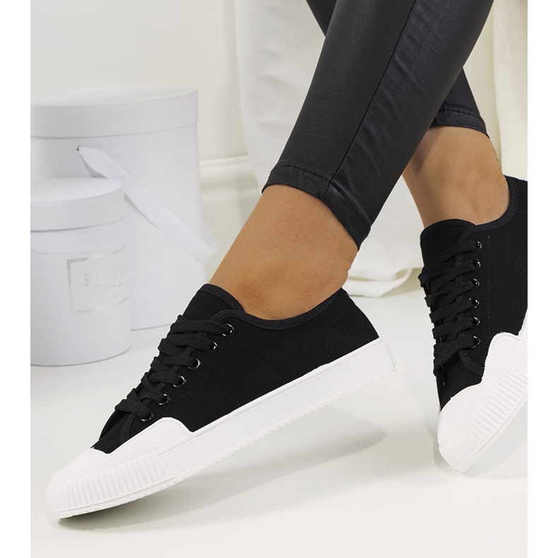 Rivas naisten mustat tennarit 2