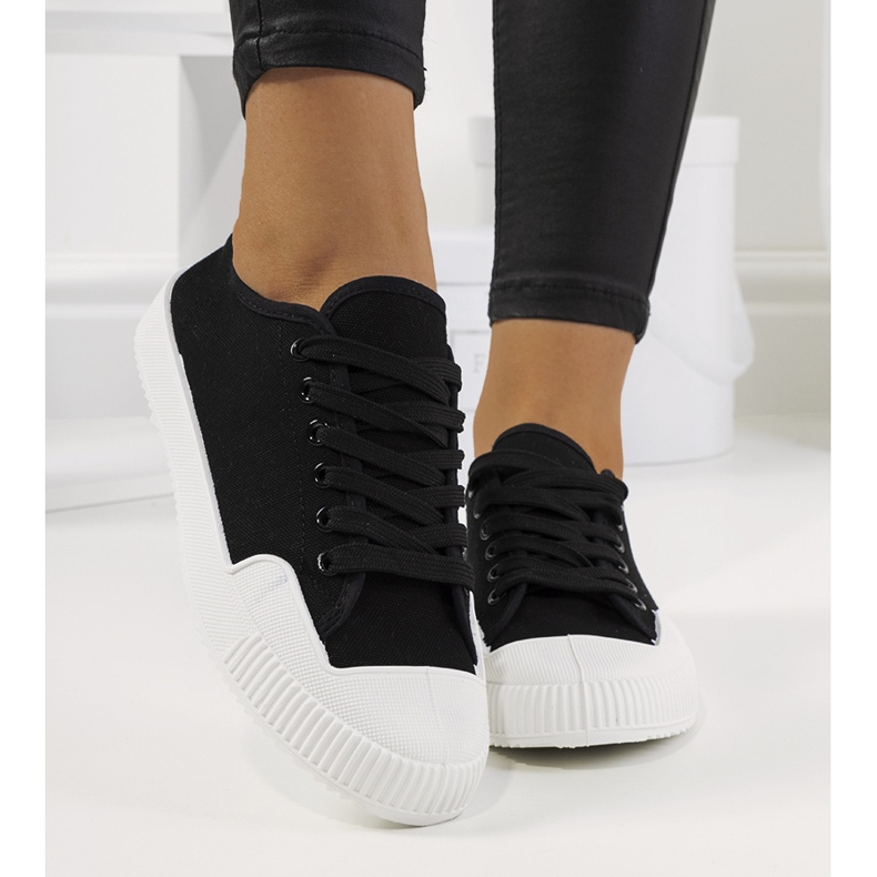 Rivas naisten mustat tennarit 1