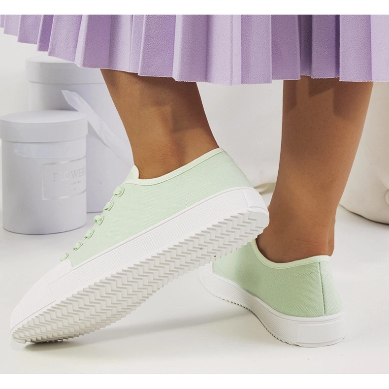 Vihreät naisten lenkkarit Rivasilta 1