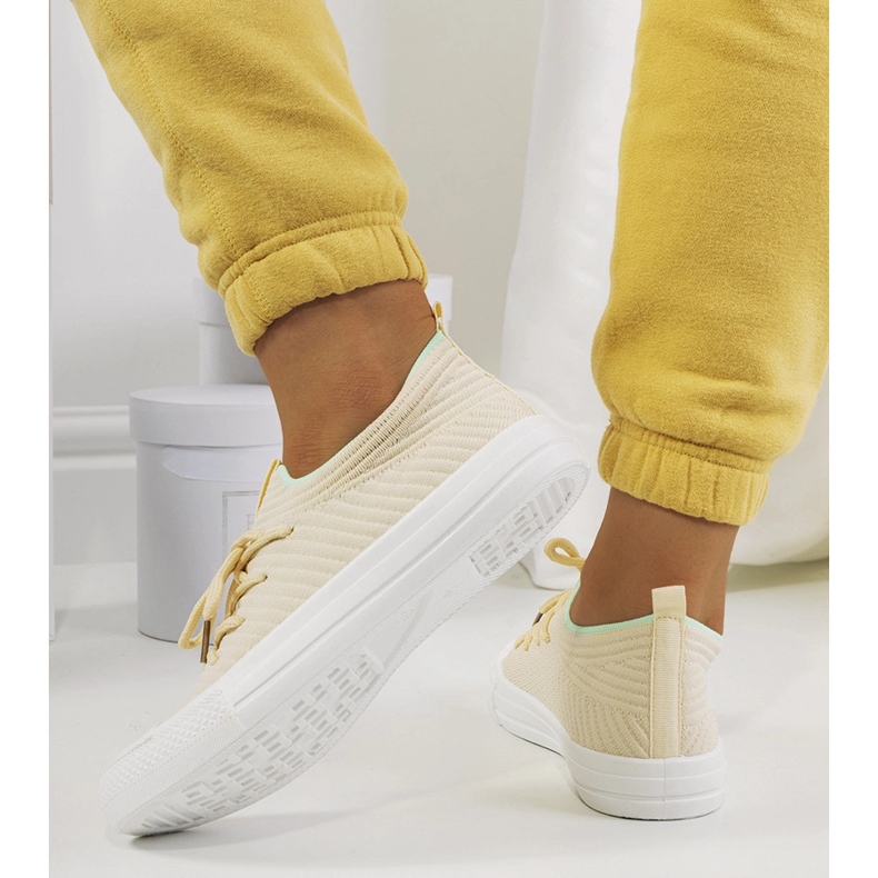 Medina beigenväriset naisten tennarit 1