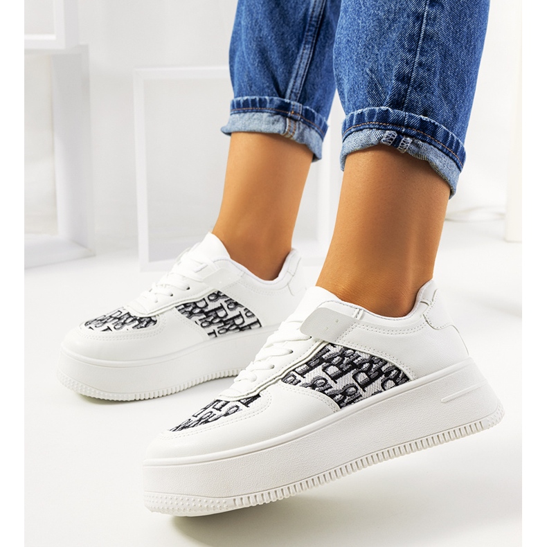 Valkoiset lenkkarit Worden-alustalla valkoinen 1