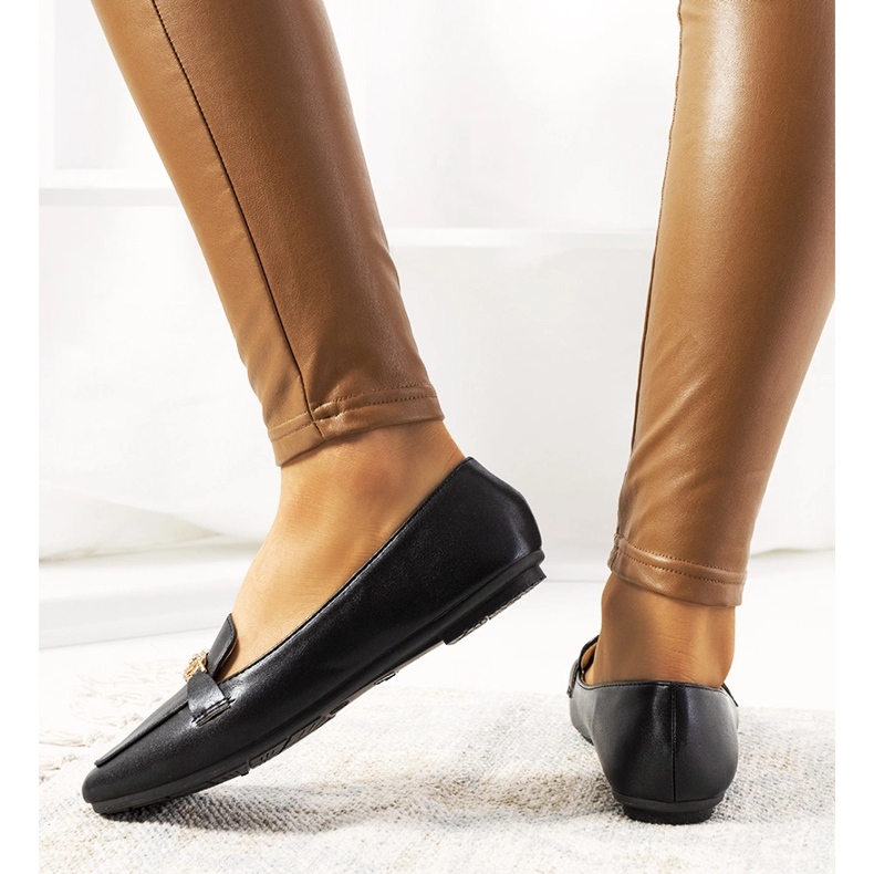 Milderin mustat loaferit neliömäisellä kärjellä 1