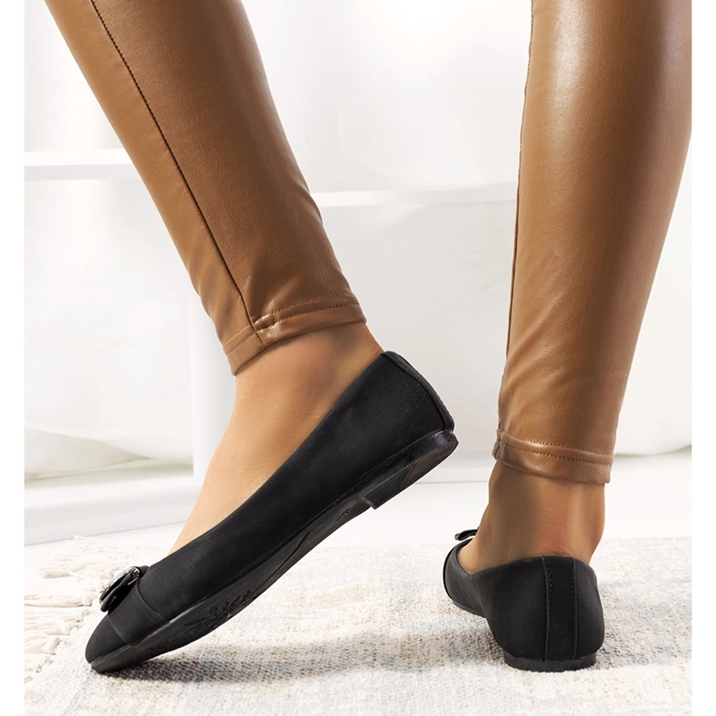 Mainor naisten mustat ballerinat 1