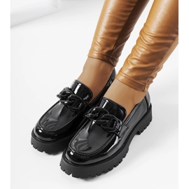 Mustat patentoidut mokasiinit, joissa paksu Dominick-pohja 1