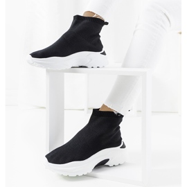 Mustat korkeat lenkkarit 1