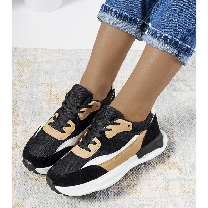 Naisten mustat Pagnotto lenkkarit beige 1