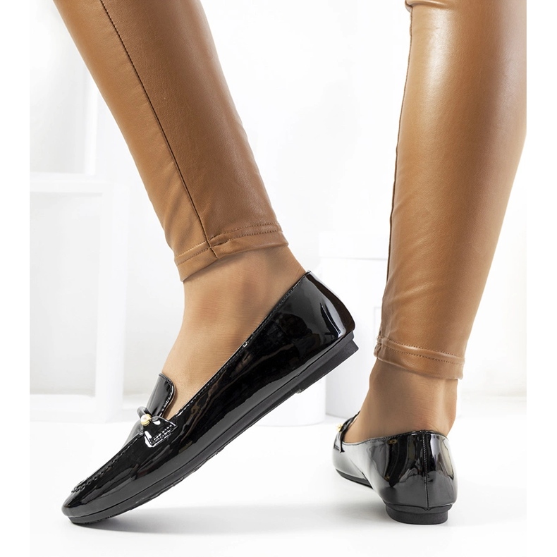 Black Poppy Patent Loafer musta 2
