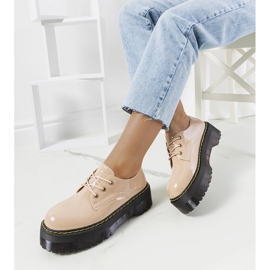 Beiget kengät korkealla Hooper-pohjalla 1