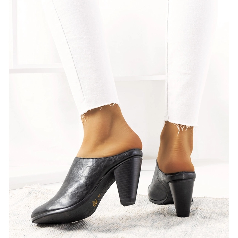 Mustat tossut Plotkin-postissa 2