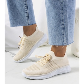 Michaelin beigenväriset urheilulenkkarit 1