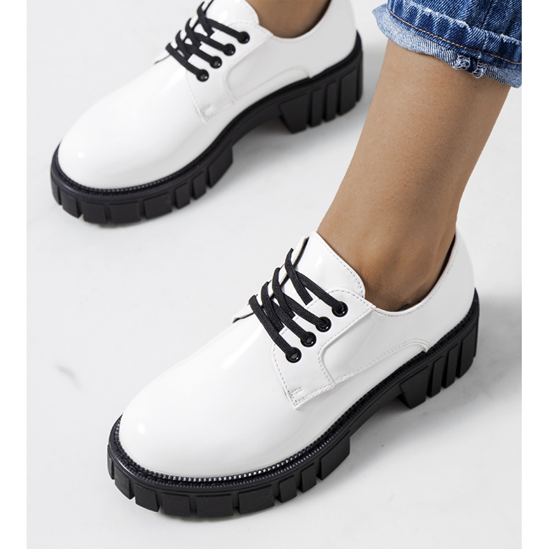 Eileenin valkoiset lakatut kengät valkoinen 1