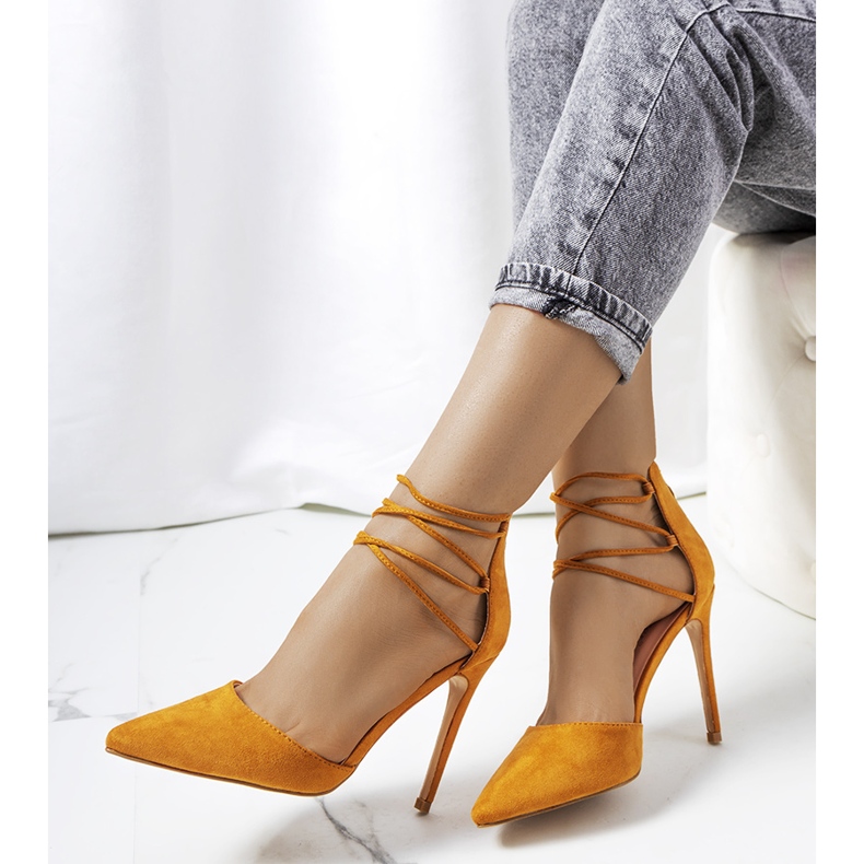 Ruskeat nahkakorkokengät Glover-hihnalla 1