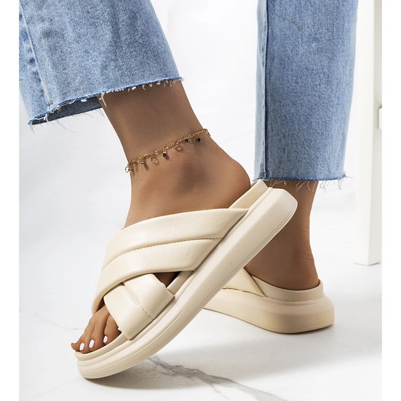 Beiget tossut Allport-tasolla 1