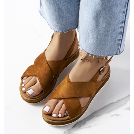 Savagen ruskeat mokkanahkasandaalit 1