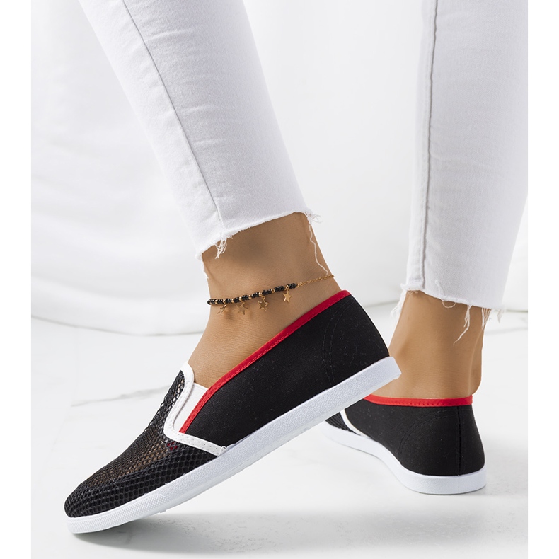 Mustat Annika-lenkkarit 1