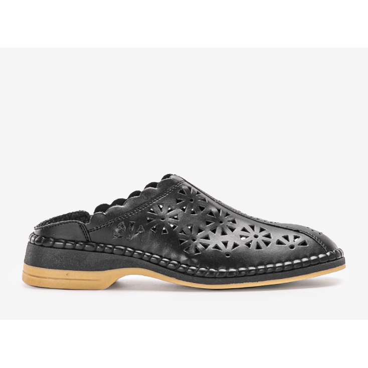 Fernandesin mustat harjakattoiset tossut 1