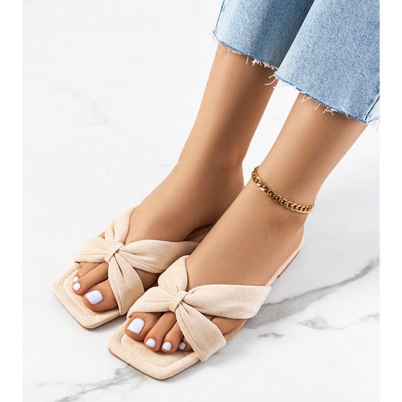 Beige Howse naisten tossut 1