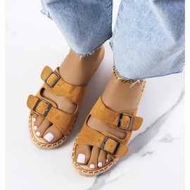 Ruskeat naisten Finnan-tossut 2