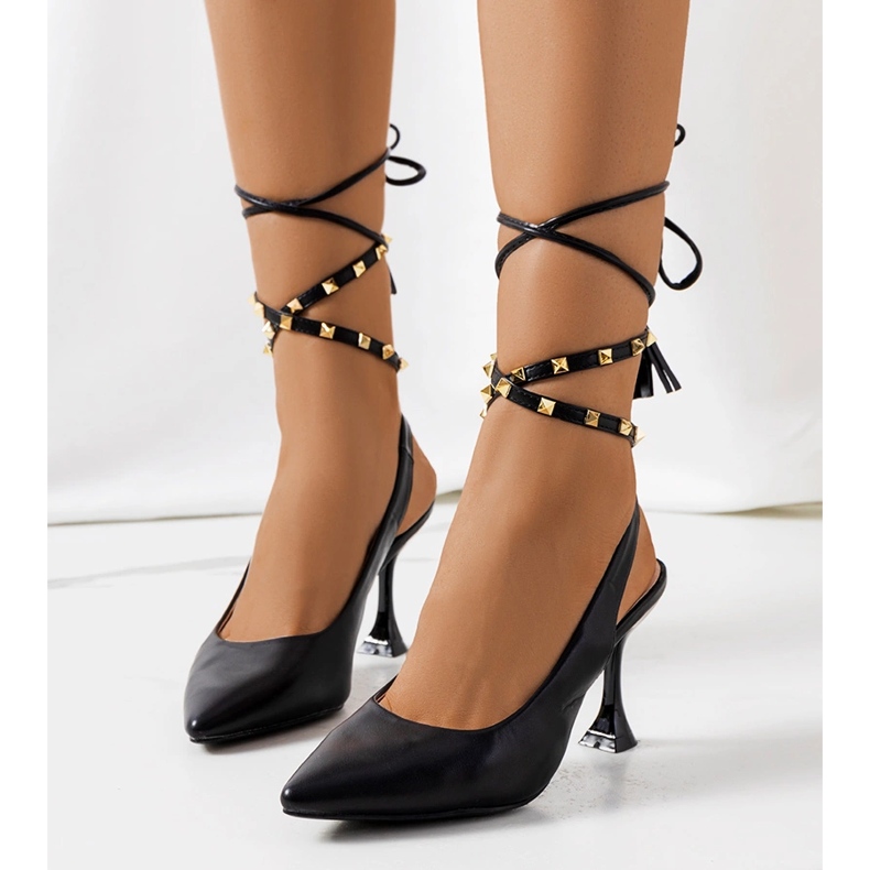 Nudar mustat nauhapumput 1