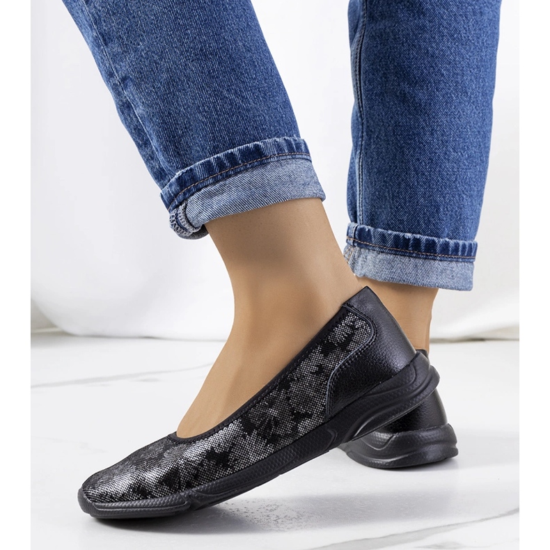 Mustat nahkaiset Bonnert-lenkkarit 1