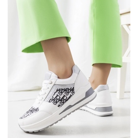 Valkoiset Aloisia-lenkkarit valkoinen 1