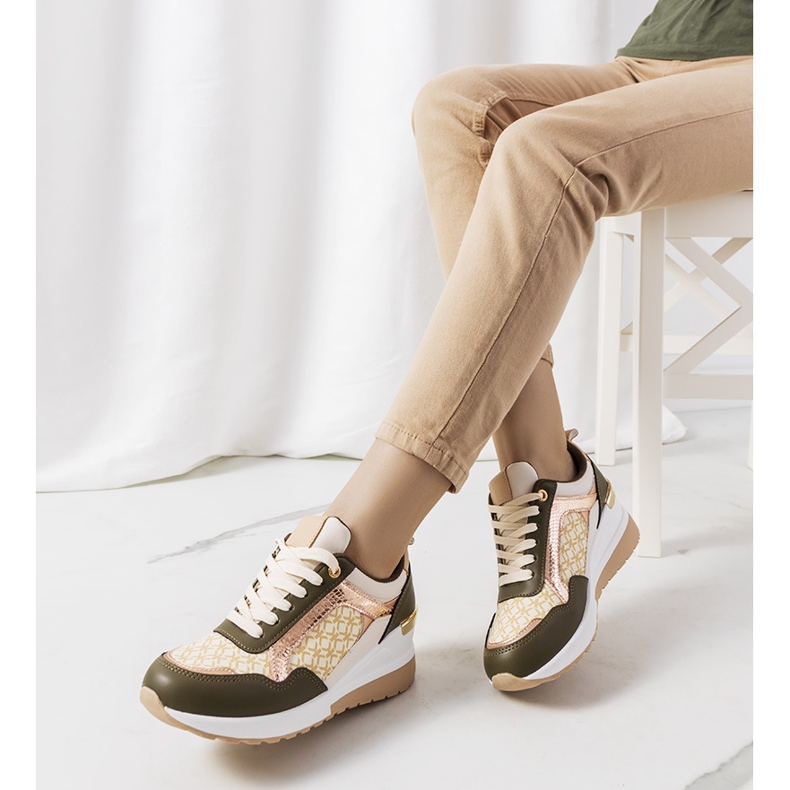 BM Nansonin vihreät lenkkarit beige 1