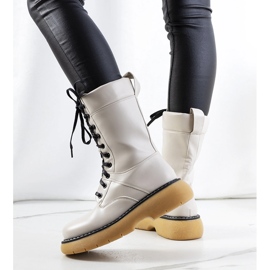 Redelin beige-saappaat 1