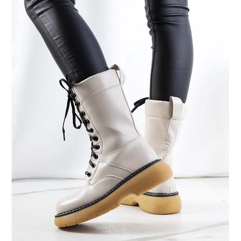 Redelin beige-saappaat 1