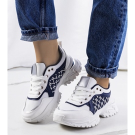 Naisten valkoiset ja laivastonsiniset lenkkarit Florival valkoinen 1