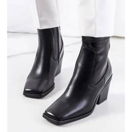 Mustat Panucci-korkokengät 1