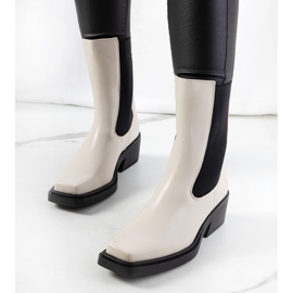 Beiget Maret saappaat 1