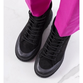 Mustat Avenis lenkkarit 1