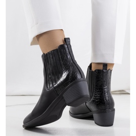 Mustat Furtado korkokengät 1