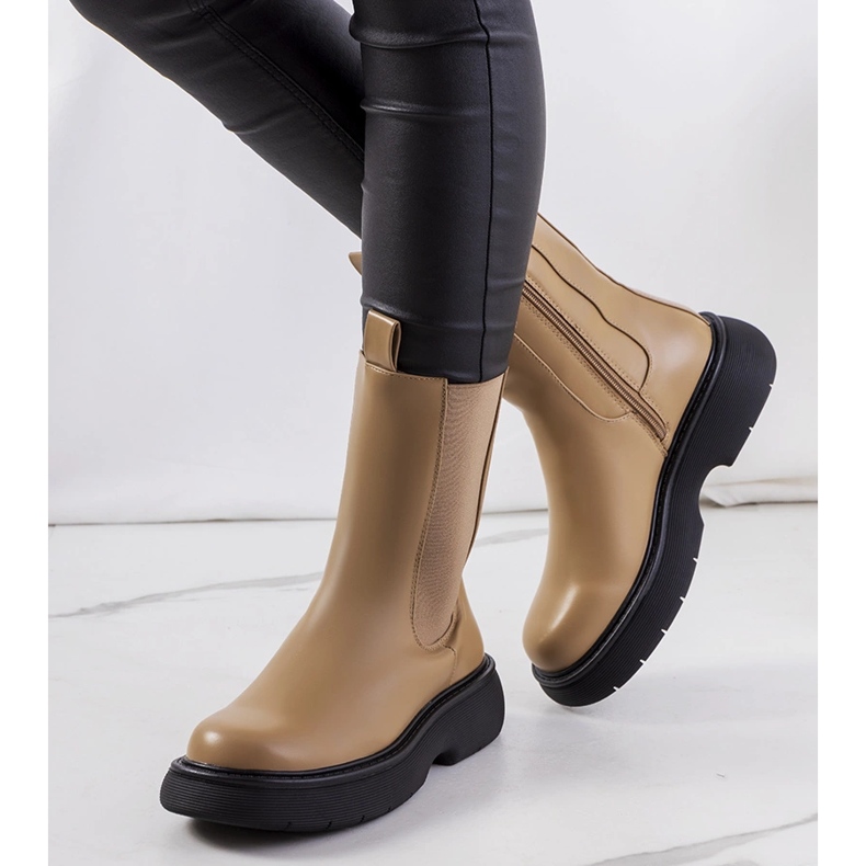 Willsdenin beige-saappaat 1