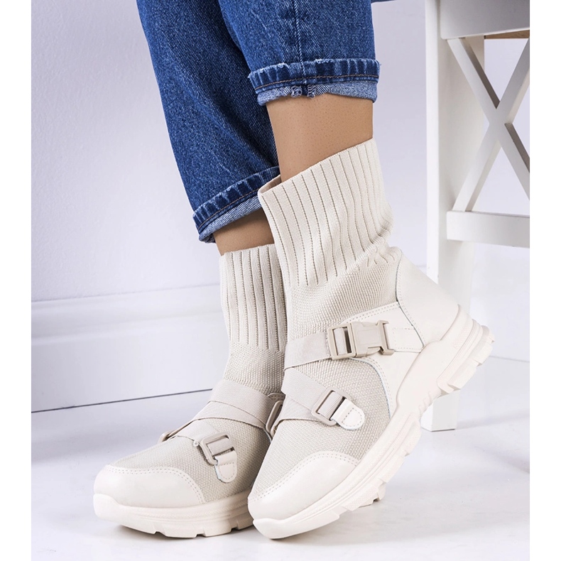 Saker beige lenkkarit 1